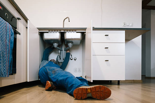 Professional Emergency Plumber technician working in Ridgeway, NC